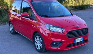 Ford Tourneo Courier 15 Tdci cv 100 titanium